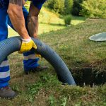 Czym jest certyfikat PZH w połączeniu z deklaracją zgodności wyrobu wybierając betonowego szamba?